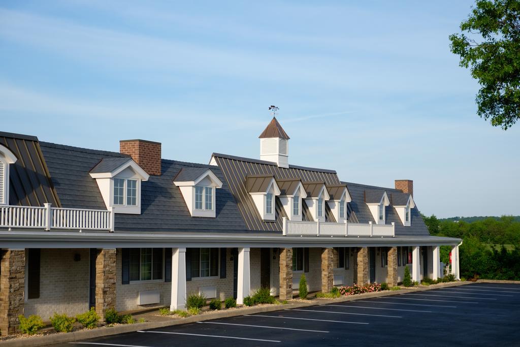 The Village Inn Харрисонберг Экстерьер фото